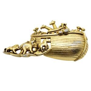 Vintage AJC American Jewelry Chain Gold Tone Noah’s Ark Signed Pin Brooch
